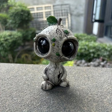 Load image into Gallery viewer, Big Eyed Alien
