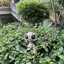 Load image into Gallery viewer, Big Eyed Alien
